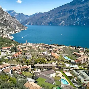 Royal Village Hotell